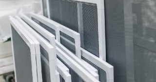 Москитные сетки на пластиковые окна Морозовск купить по цене от 924 руб.